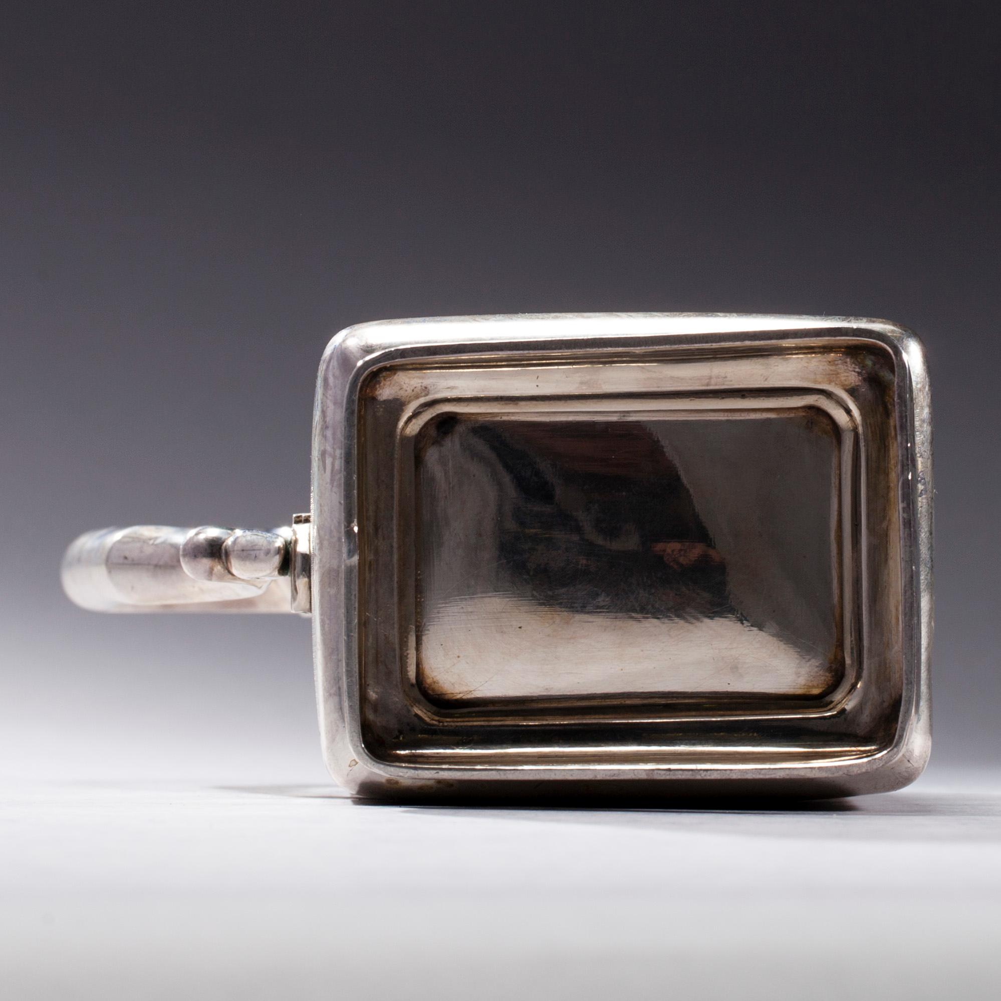 KANNA, silver 950, J. Aimé, Frankrike efter 1838. Vikt 555,8 g.