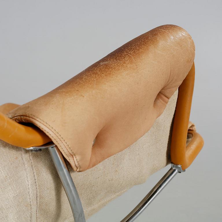 A late 20th centruy "Jetson" chair, designed by Bruno Mathson for Dux.