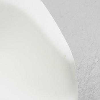 Charles & Ray Eames, a "plastic Armchair" Vitra, 2013.