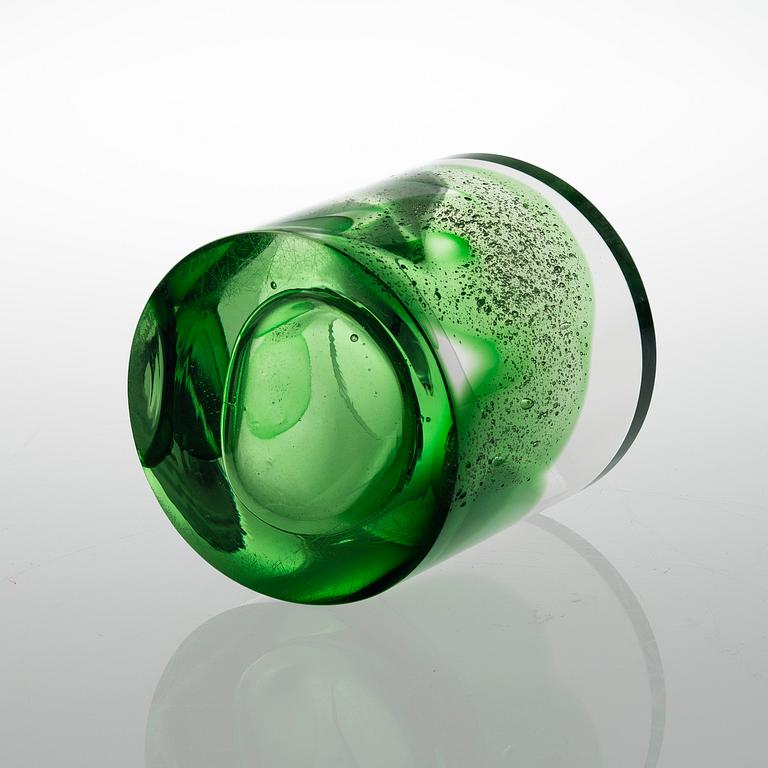 OIVA TOIKKA, A VASE. Signed Oiva Toikka Nuutajärvi Notsjö.