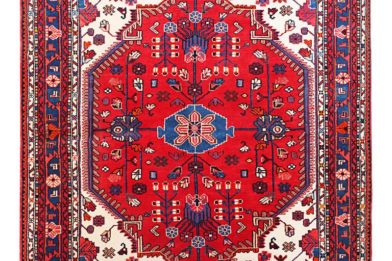 A Nahavand rug, c. 230 x 151 cm.