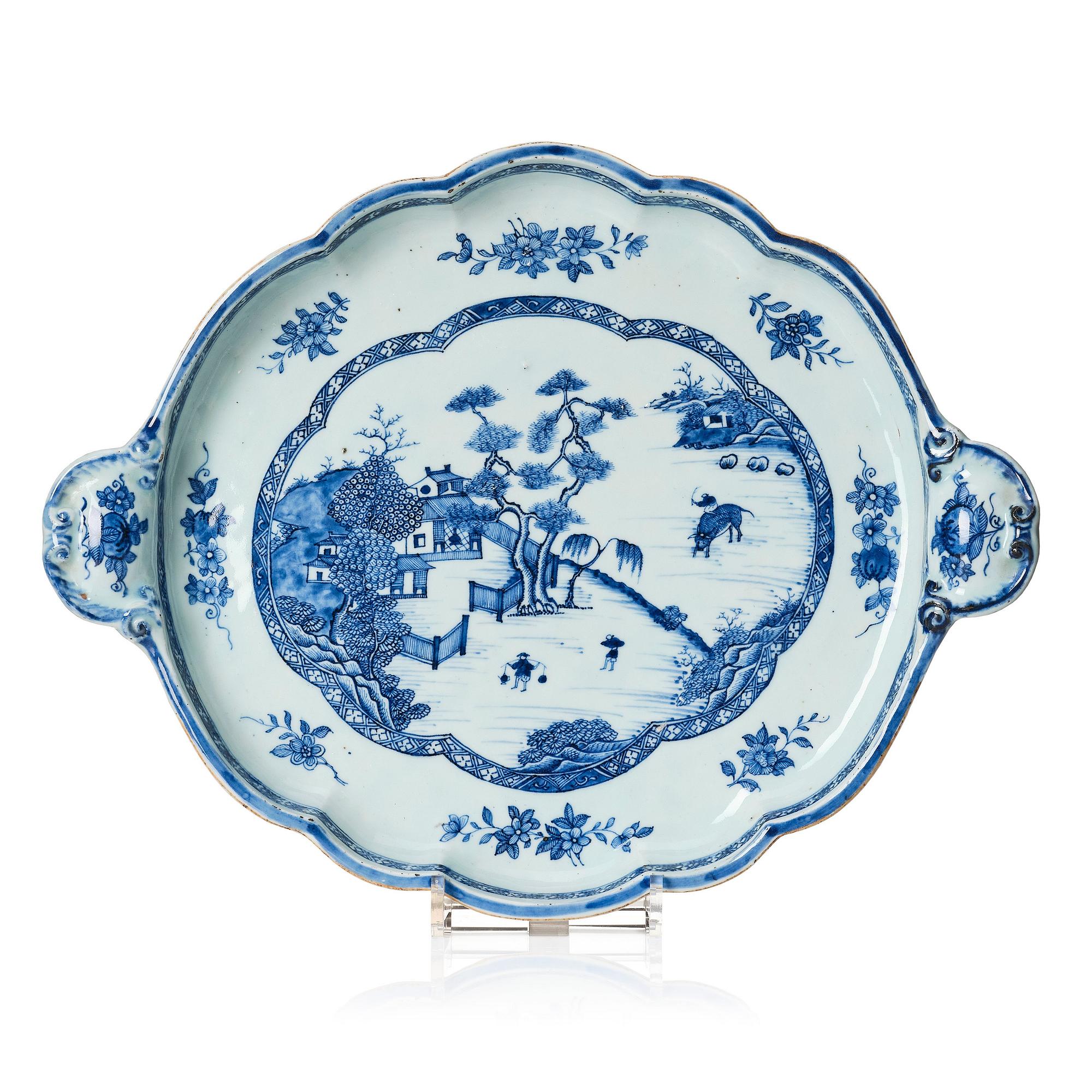 Bricka, porslin. Qingdynastin, 1700-tal.
