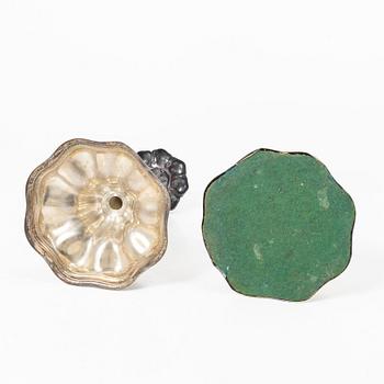 C.G. Hallberg, Ljusstakar, ett par, silver, rokokostil, Stockholm 1935-1936.