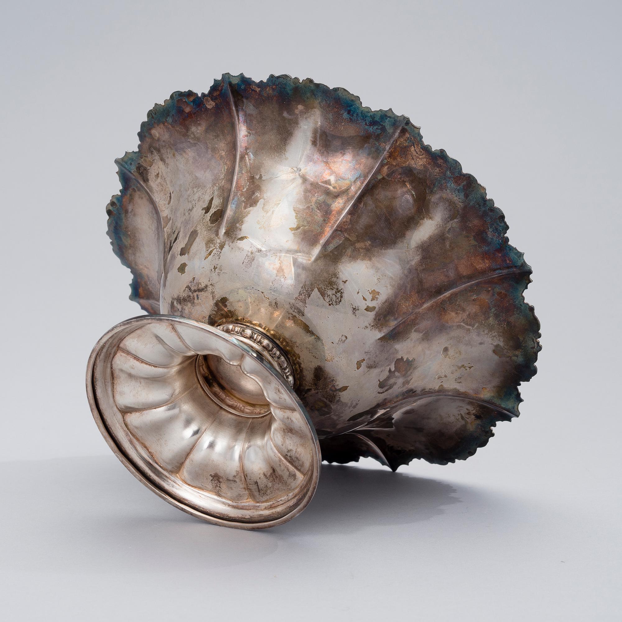 A SILVER BOWL, Hämeenlinna, Finland 1951. Weight 368 g.