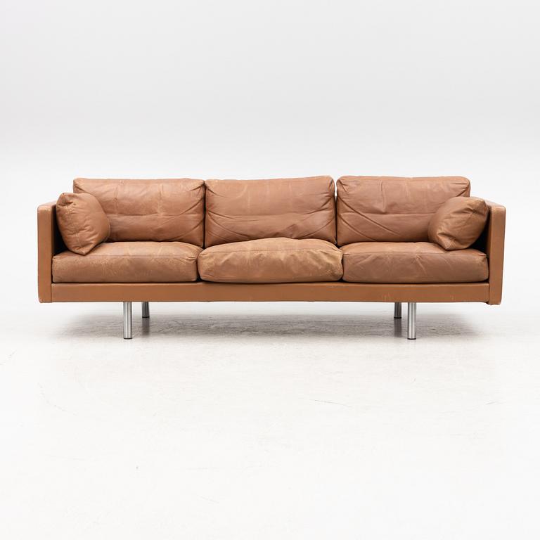 Erik Jørgensen, a 'EJ 220/3' sofa, Erik Jørgensen Møbelfabrik, Denmark.