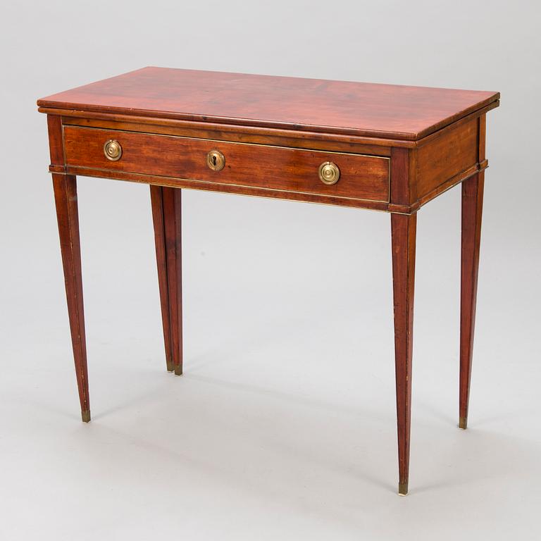 CARD TABLE, 19th century.