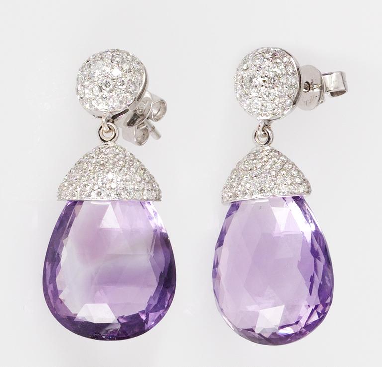 EARPENDANTS, brilliant cut diamonds, 2.22 cts, and briolette cut amethysts.