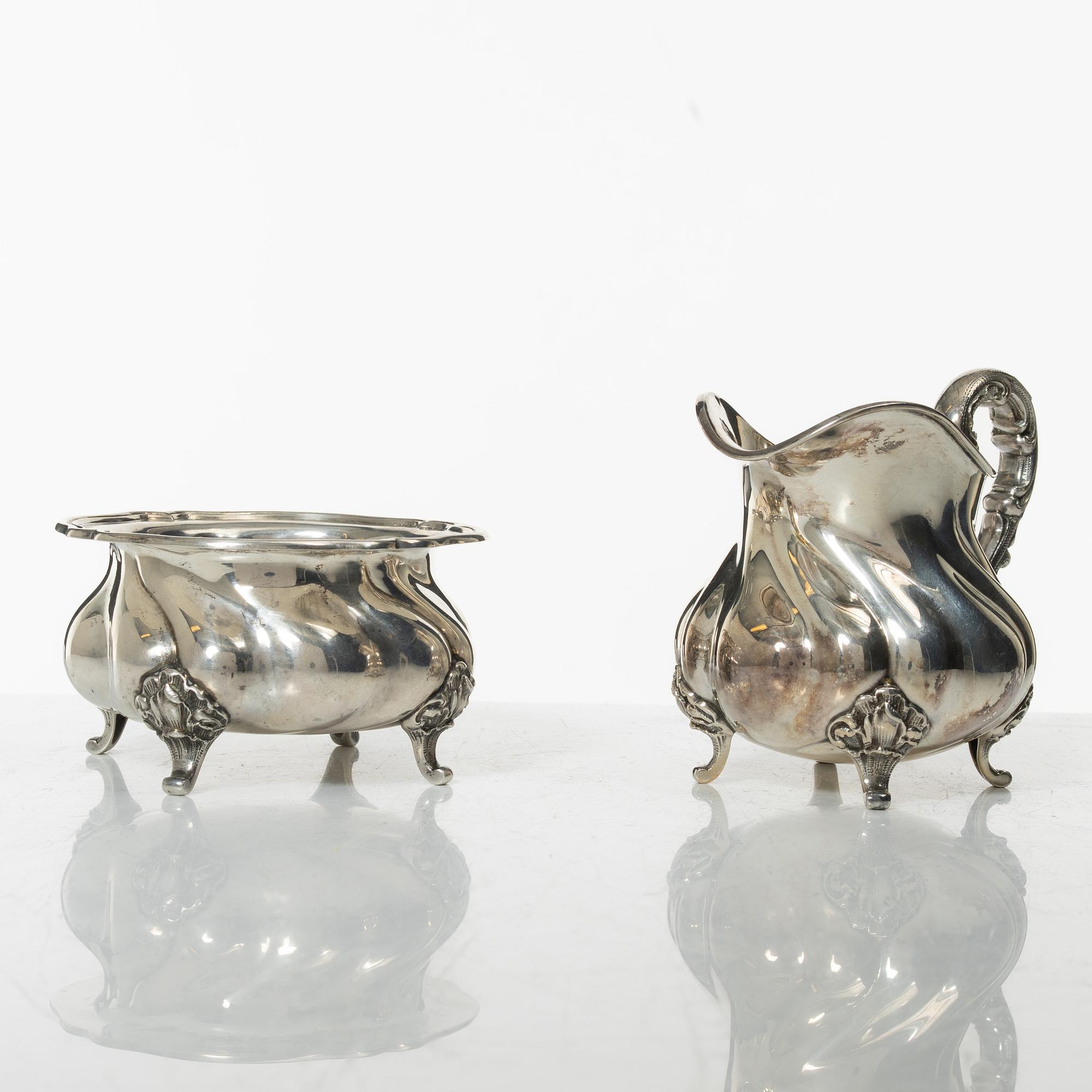 A 4-piece silver coffee and tea service, marks of Schnauffer, Germany, first half of the 20th Century.