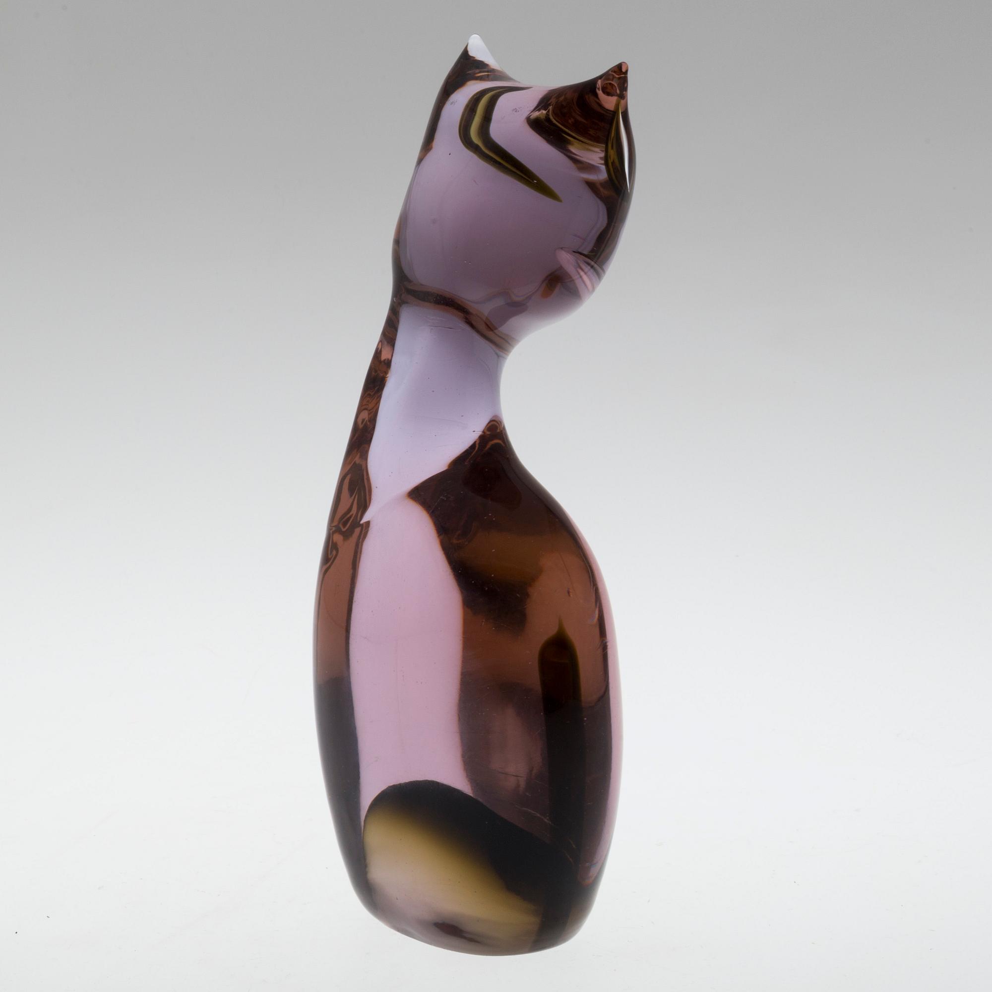 A glass sculpture of a cat, with signature "Tosi Alberto 1968 Murano".