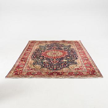 Rug, oriental, semi-antique, approximately 298x207 cm.