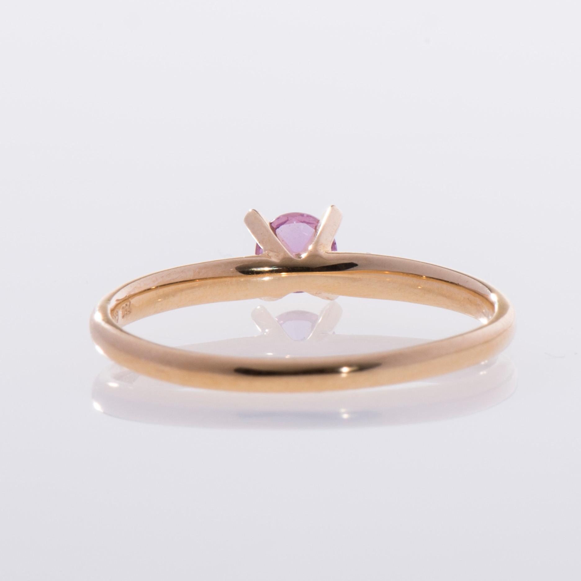 RING, 18K guld, natural pink safir ca 0,20 ct. Vikt 2,1 g.
