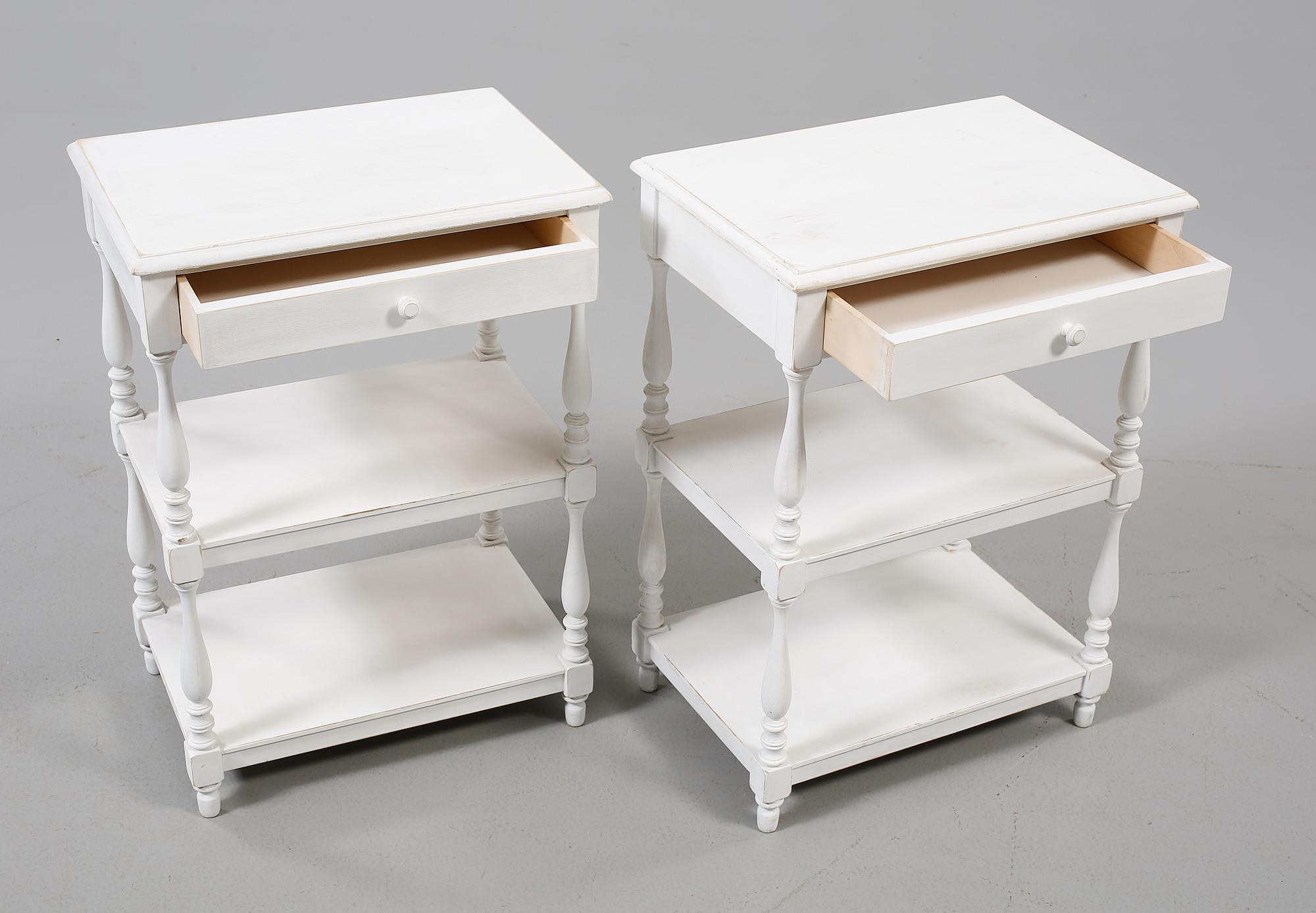 SÄNGBORD, ett par, 1900-tal.