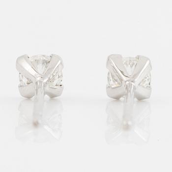 Earrings 18K white gold set with brilliant-cut diamonds, accompanied by GIA dossier.