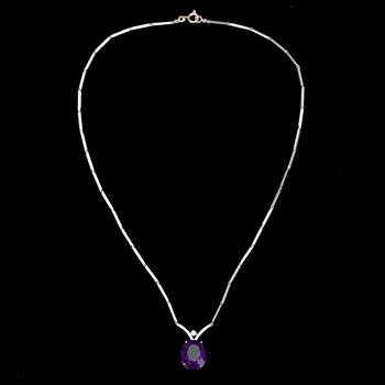 HALSSMYCKE, vitguld 14K, fasettslipad ametist, en diamant. Vikt 9,6 g. 1950-tal.