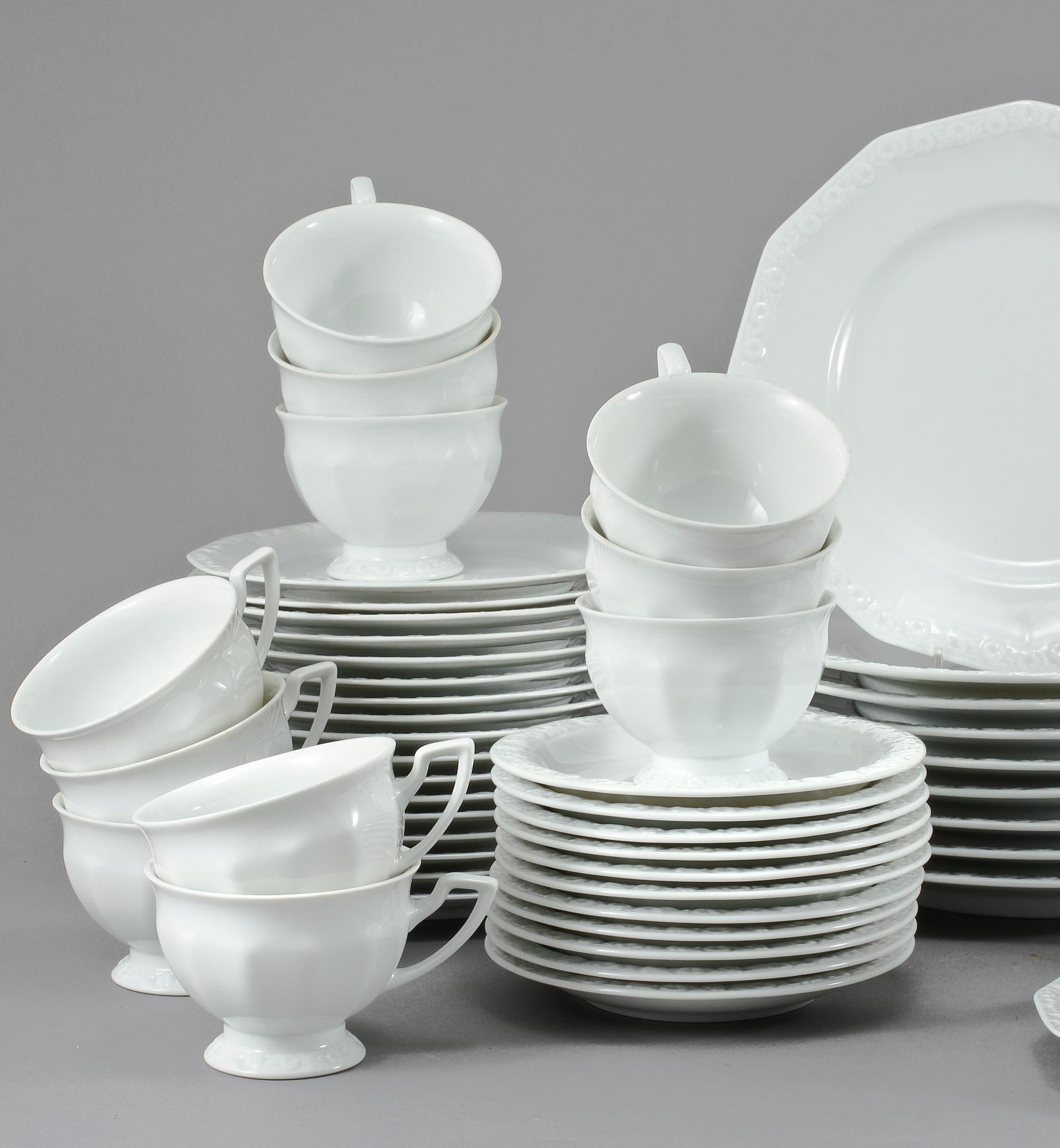 MATSERVISDELAR, 63 delar, "Classic rose", Rosenthal, 1900-talets andra hälft.