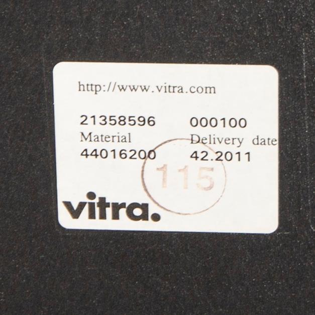 Charles and Ray Eames, stol, "Plastic chair DSW", Vitra, 2011.