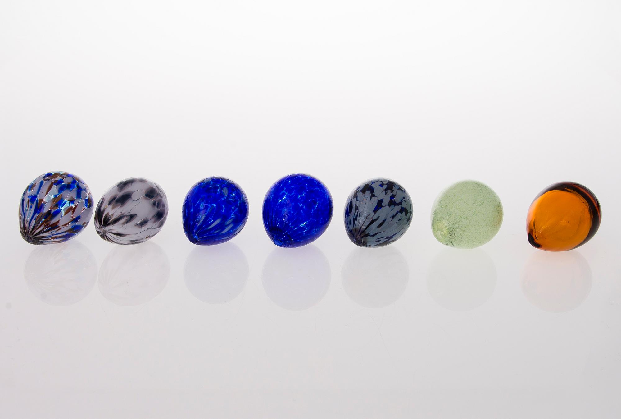 Seven glass decorative eggs for Iittala.