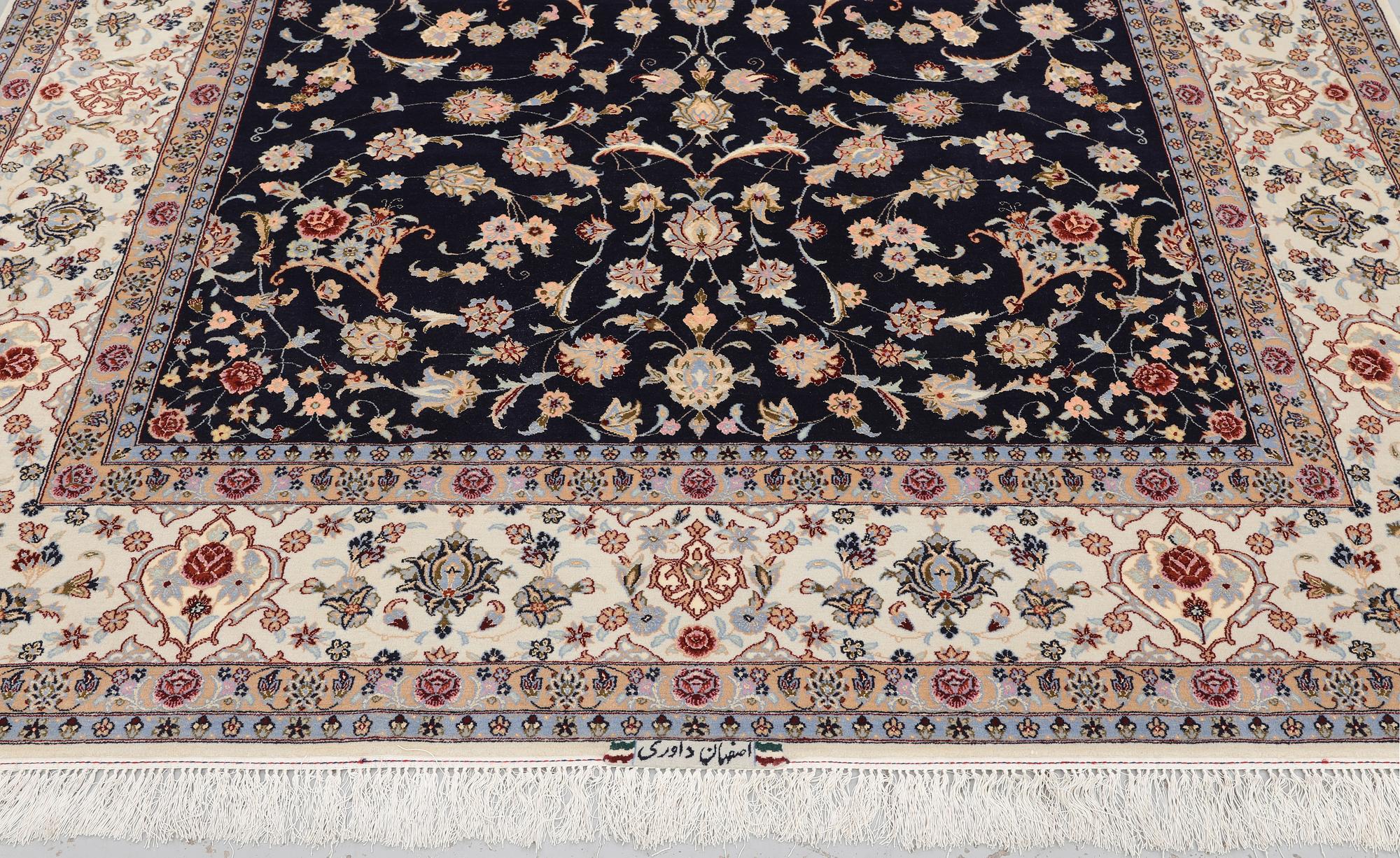 Carpet, Isfahan with silk elements, 300 x 203 cm.