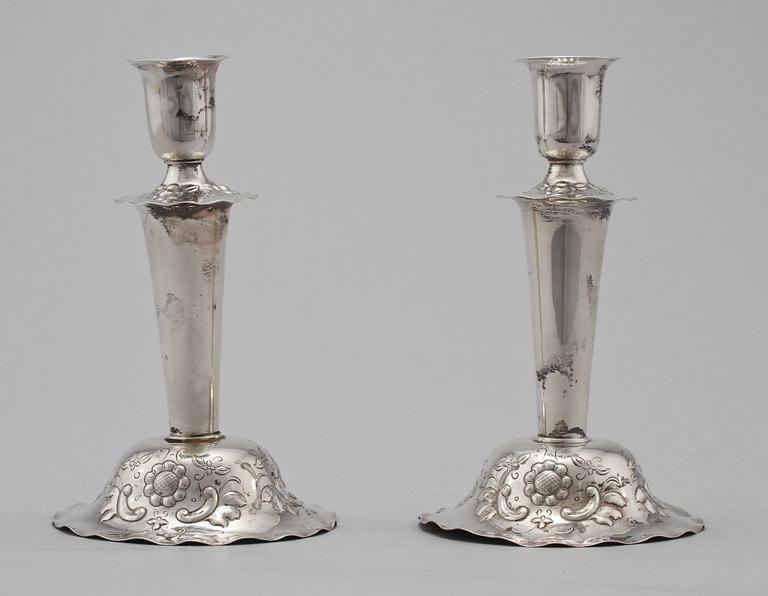 LJUSSTAKAR, ett par, silver, GAB, Stockholm, 1946. Total vikt 255 g.