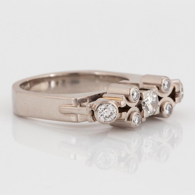 Claës Giertta ring 18K vitguld med runda briljantslipade diamanter.
