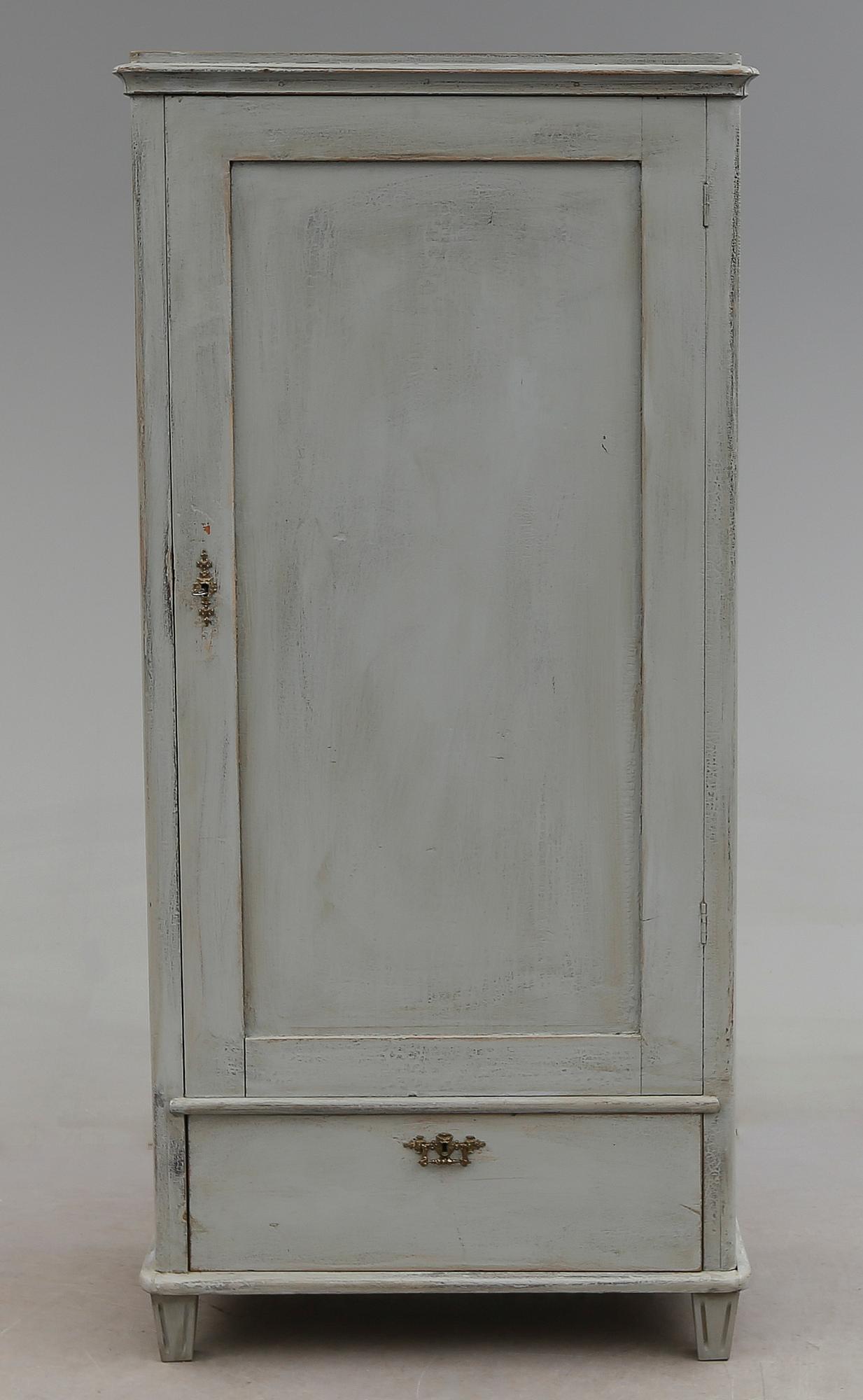 KLÄDSKÅP, omkring år 1900.