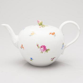 A Meissen porcelain teapot from the 19th Century.