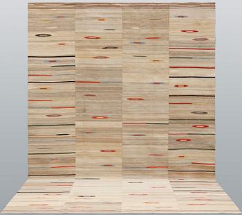 Matta, orientalisk slätväv, ca 315 x 222 cm.