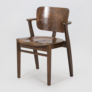 Ilmari Tapiovaara, A mid-20th-century 'Domus' chair.