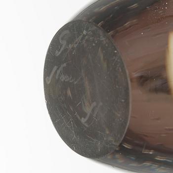 Gunnel Nyman, A glass vase model 'GN 25', signed G. Nyman Nuutajärvi Notsjö.