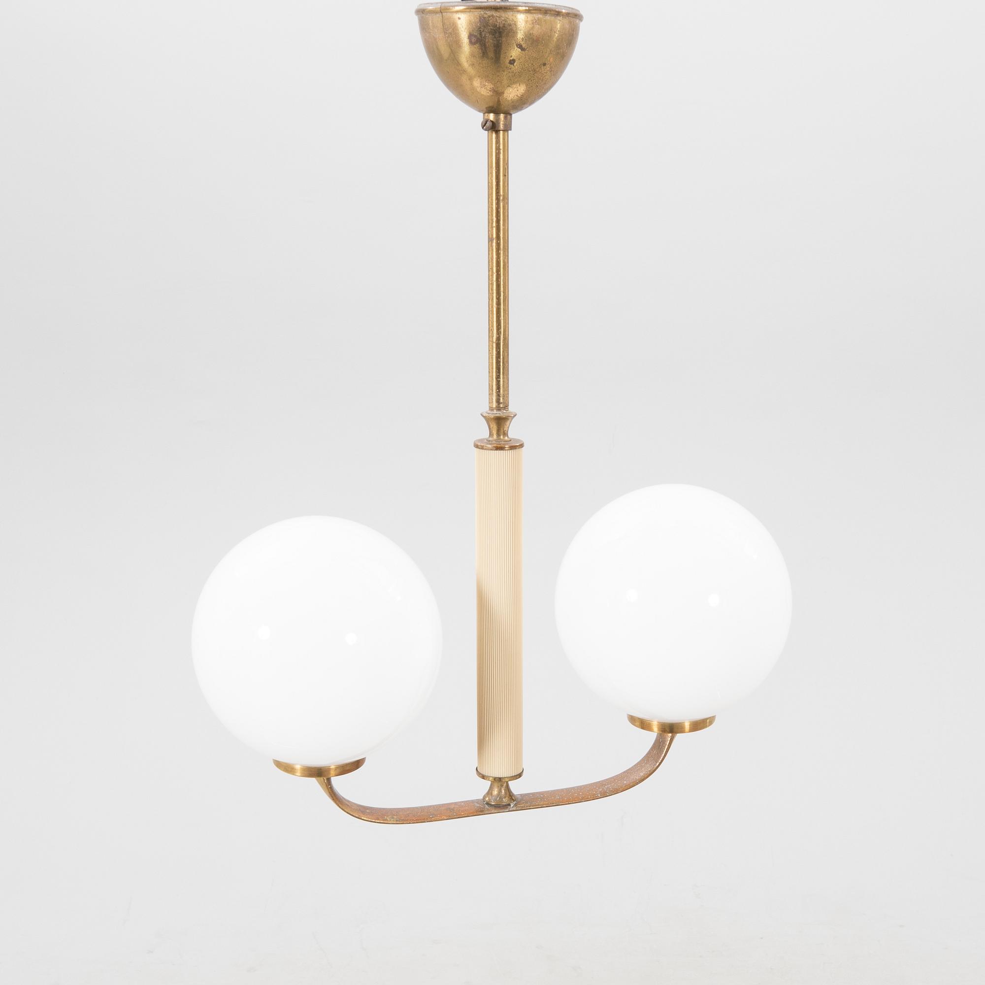 A mid 1900s ceiling pendant.
