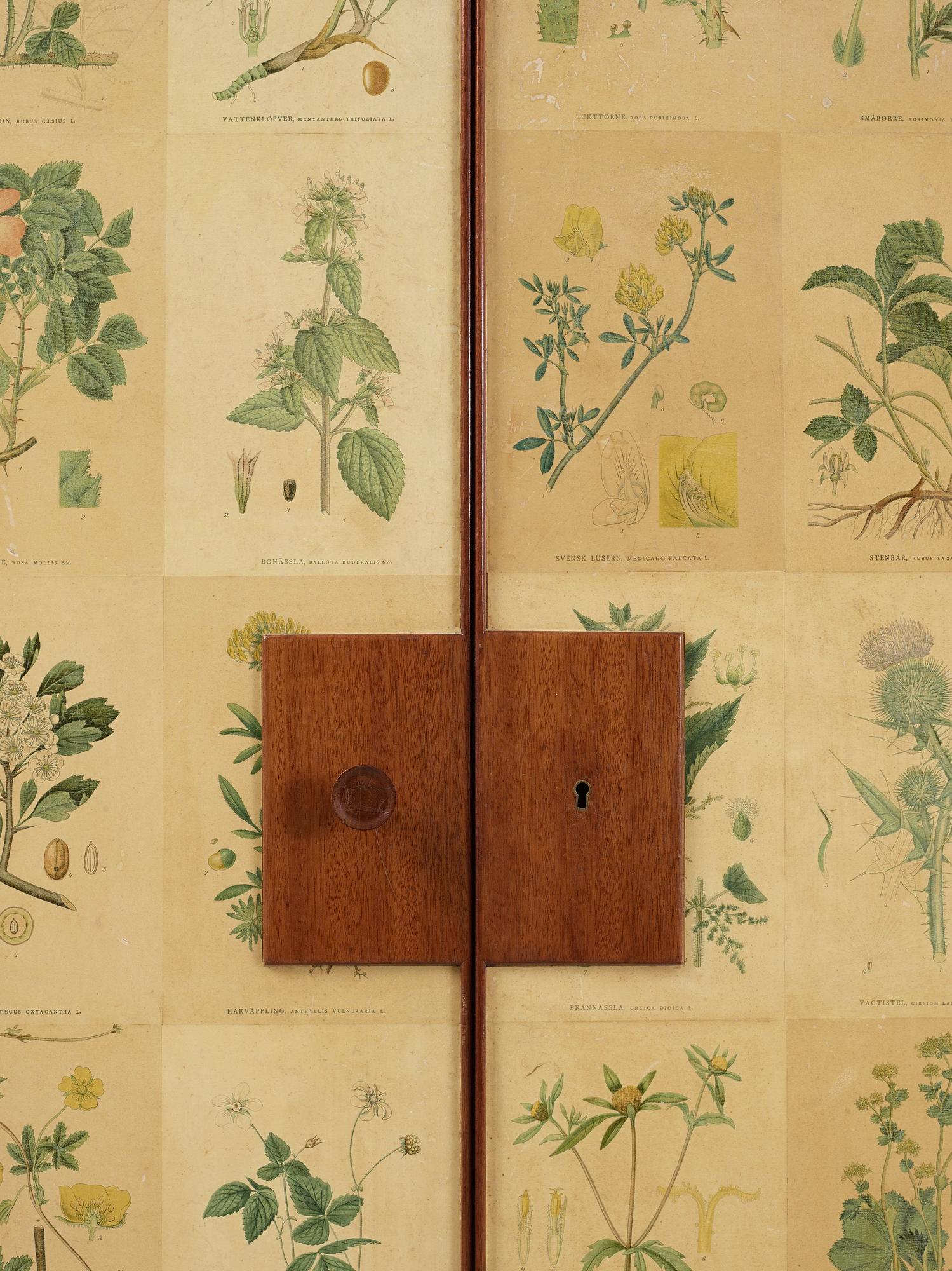 JOSEF FRANK, skåp, "Flora", Firma Svenskt Tenn, modell 852.