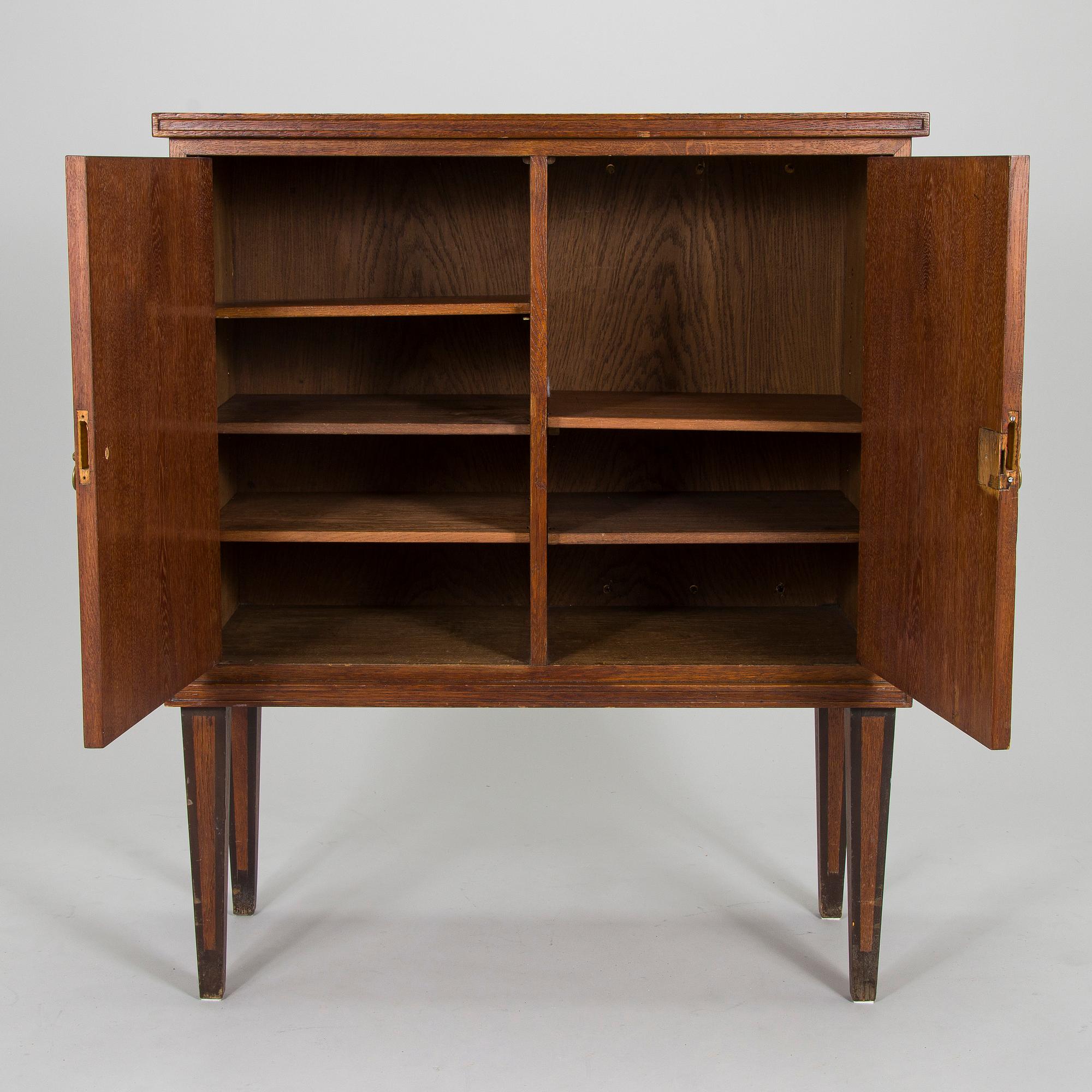 Birger Hahl, a 1930's cabinet by A. Salmi Huonekalutehdas.