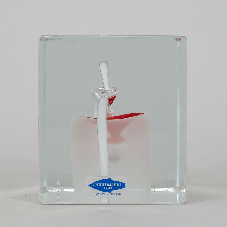 OIVA TOIKKA, a glass cube, Nuutajärvi, Finland 1985, no 9/2000.