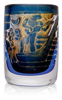 An Edvin Öhrström ariel glass vase, "Gondoljären", Orrefors 1966.