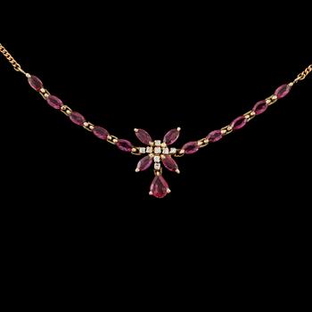COLLIER, 14k guld, rubiner små diamanter. Vikt 5,8g.