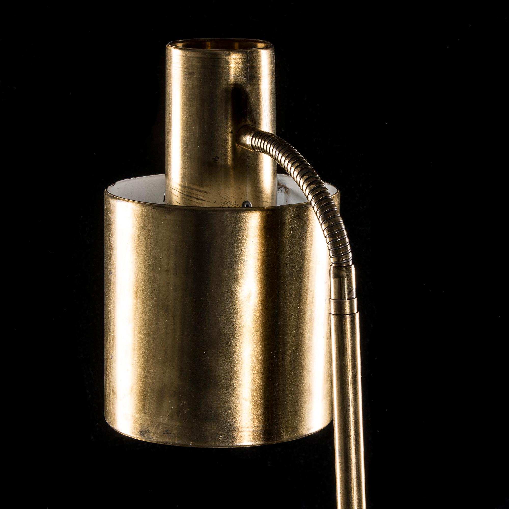 GOLVLAMPA, stämplad Venhola, 1900-talets slut.
