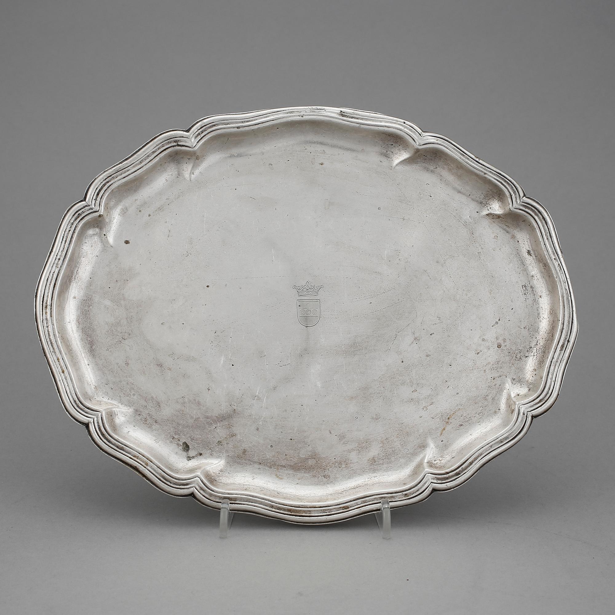 KORGAR, STÄLL och BRICKA, 4 delar, bla silverhalt 800, Tyskland omkring år 1900. Total vikt ca 1155 gram.