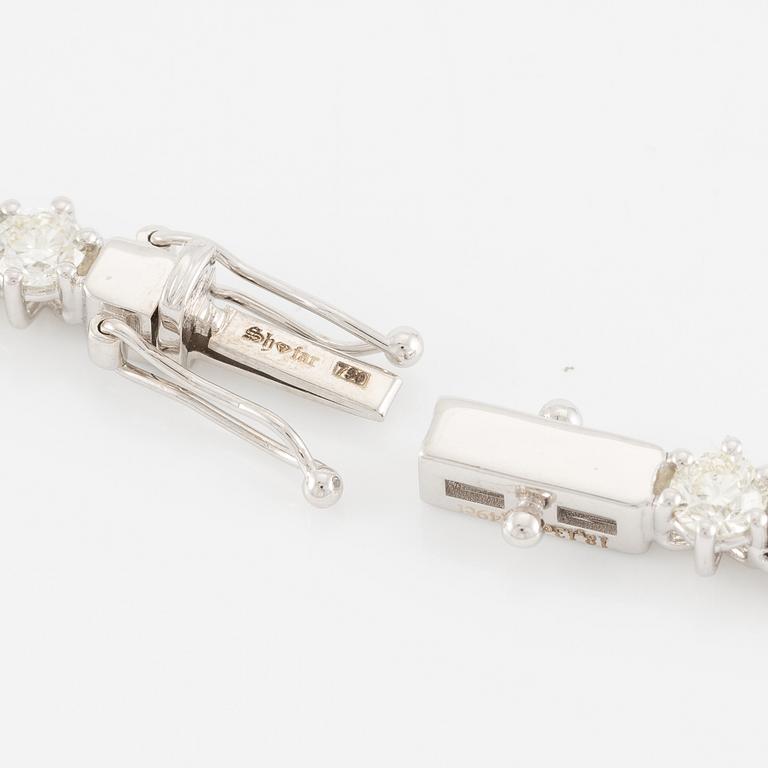 Necklace, 18K white gold with brilliant-cut diamonds.