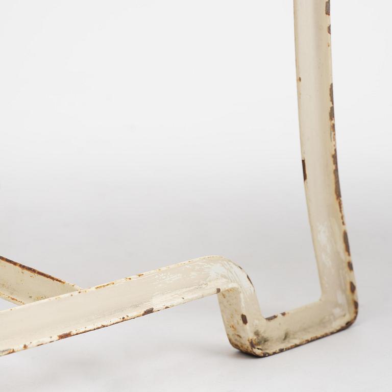 Carl Hörvik, a garden furniture set, a table and four chairs, possibly produced by Thulins vagnfabrik, Skillingaryd, Sweden.