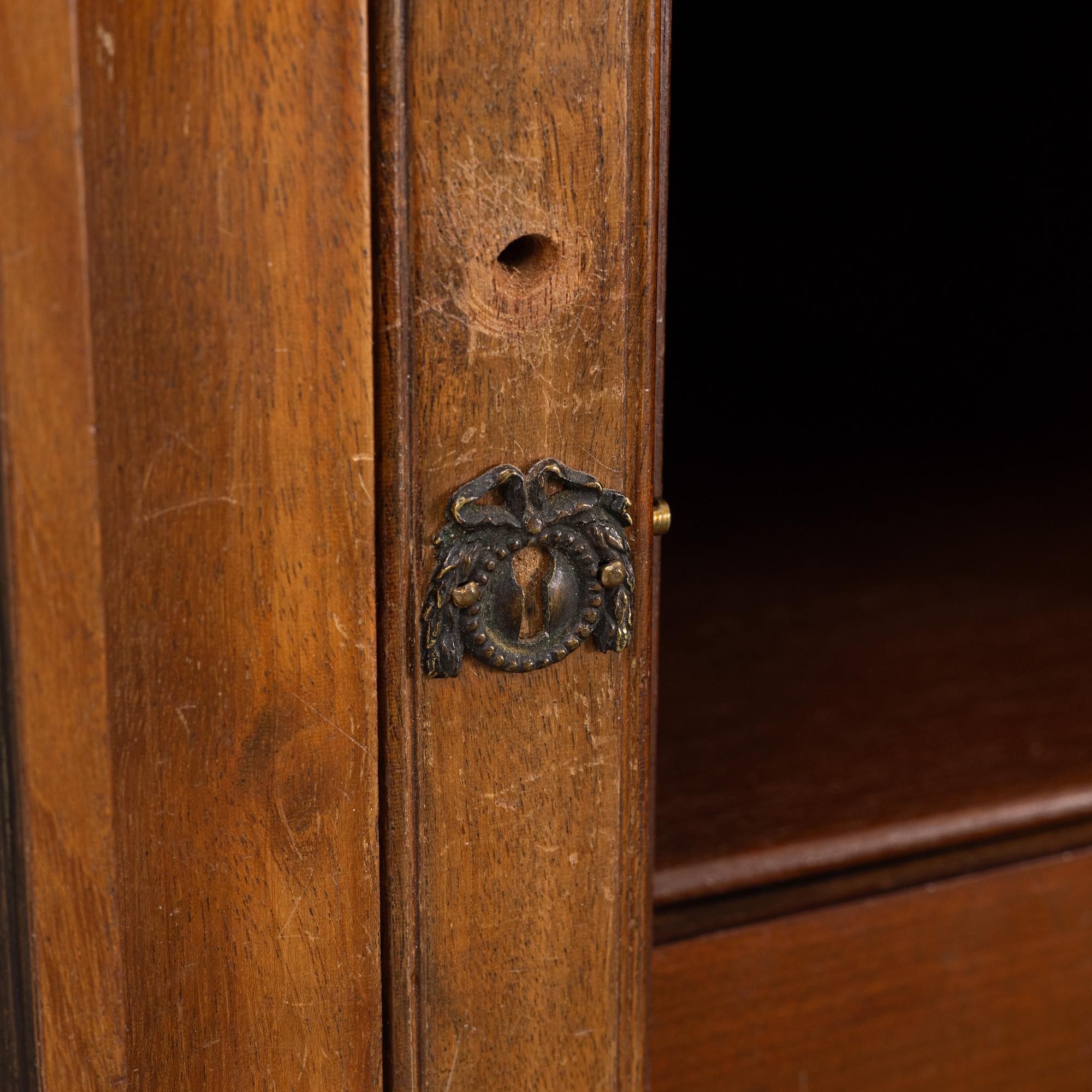 Skrivbord med uppsats, sengustaviansk stil, 1800-tal.