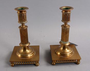 SKRIVUPPSATS MED LJUSSTAKAR, 2+1. Grillby Metall.