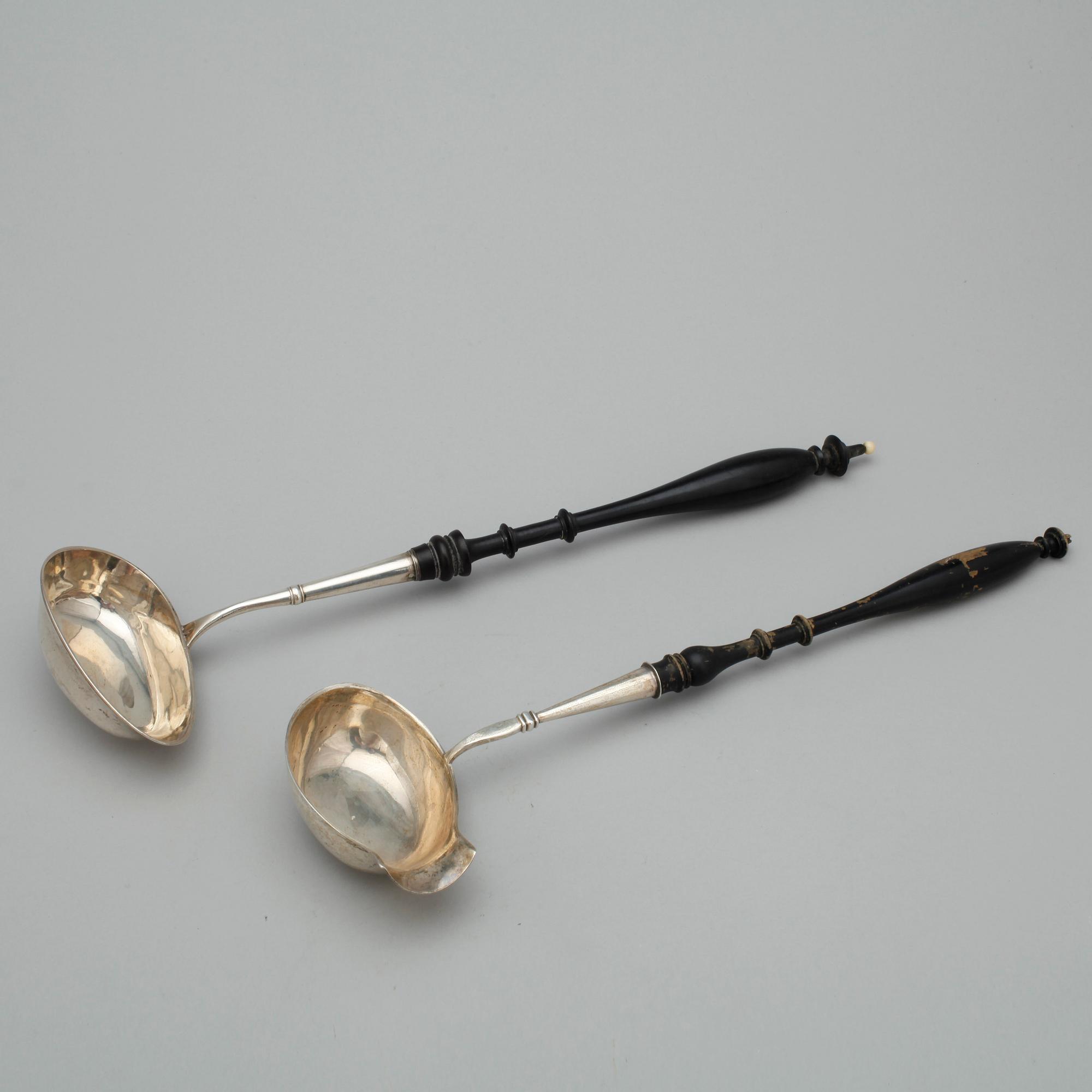 SOPPSLEVAR, 2 st. Silver. Bl a CG Hallberg Stockholm 1923.