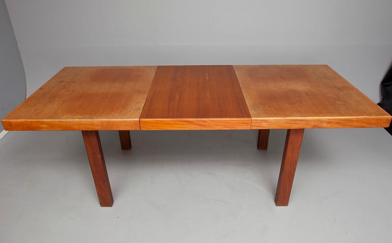 MATBORD samt STOLAR, 4 st stämplade HMN Huonekalu Mikko Nupponen, Lahtis, 1960-70-tal.