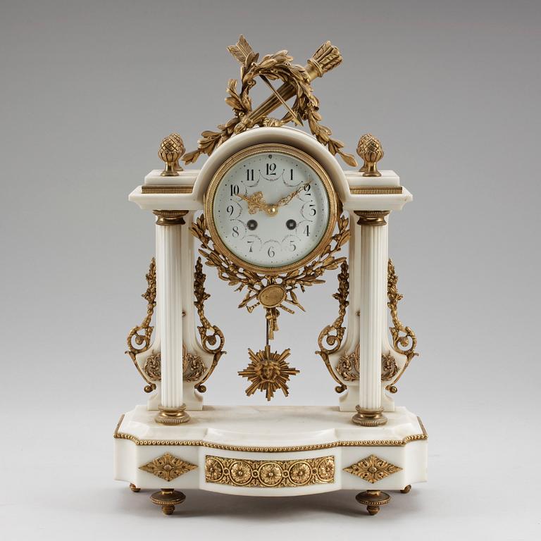 BORDSPENDYL, Louis XVI-stil, 1900-tal.