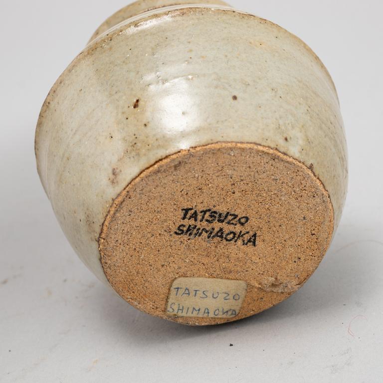 Tatsuzō Shimaoka, a stoneware urn with cover, Japan.