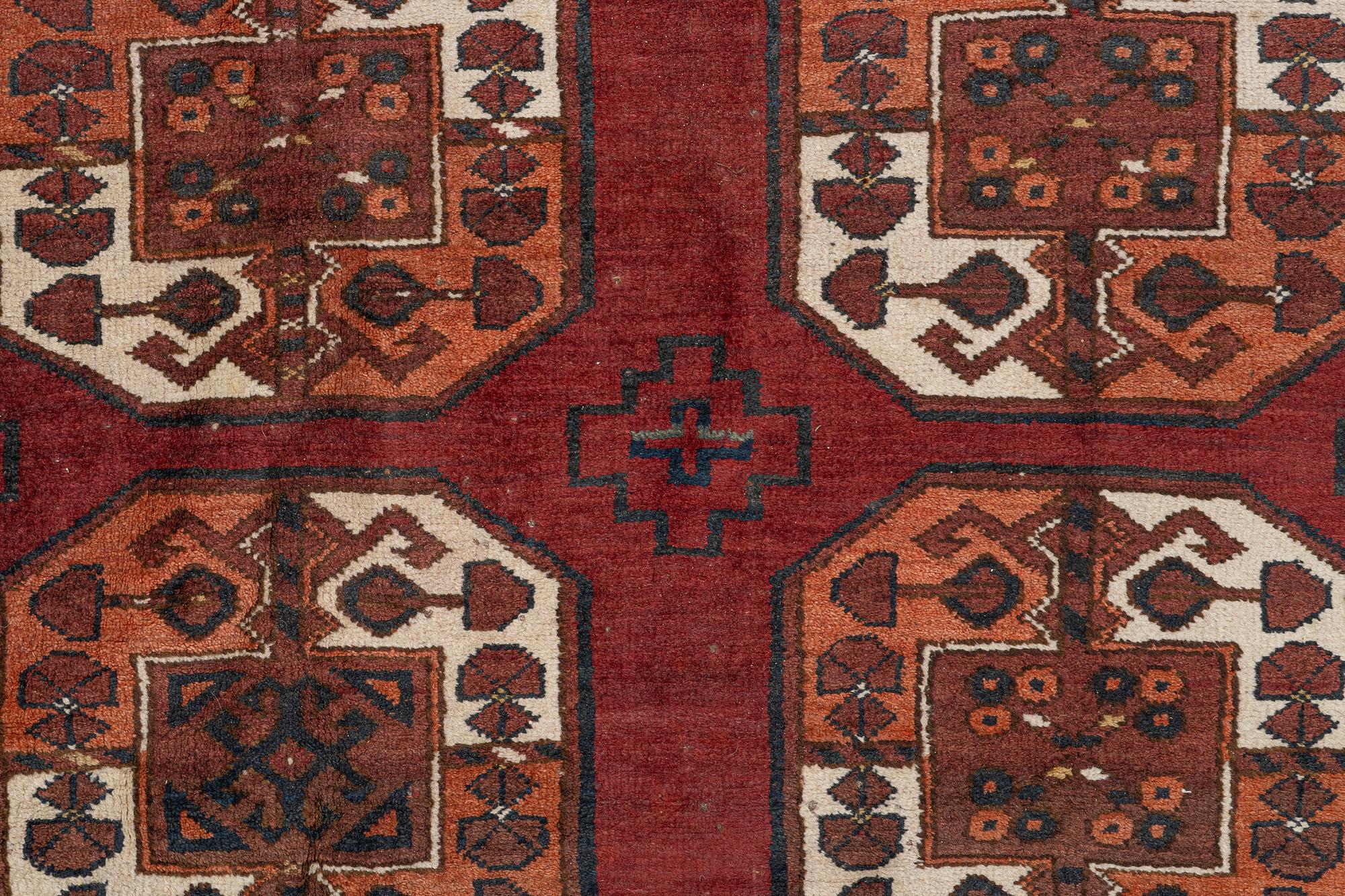 Matta, Ersari, ca 205 x 198 cm.