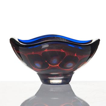 Sven Palmqvist, a 'ravenna' glass bowl, Orrefors 1954, no 672.