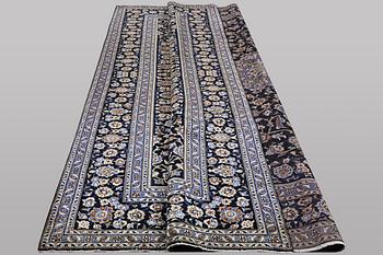 A carpet, Kashan, ca 420 x 296 cm.