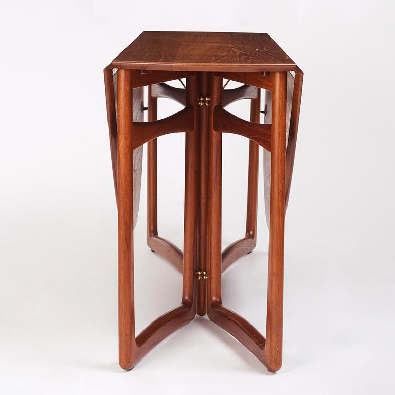 Peter Hvidt & Orla Mølgaard Nielsen, a teak gate leg dining table, France & Son, Denmark, 1950s-1960s.