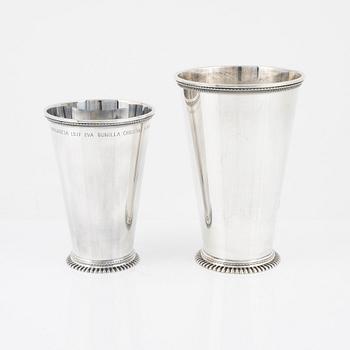 CG Hallberg, bägare, 2 st, silver, Stockholm 1941 och 1960.